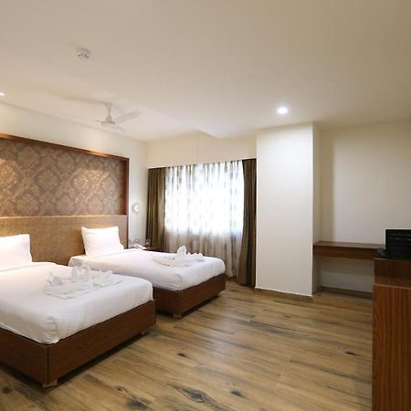 Hotel Shubham Palace ไฮเดอราบัด ภายนอก รูปภาพ