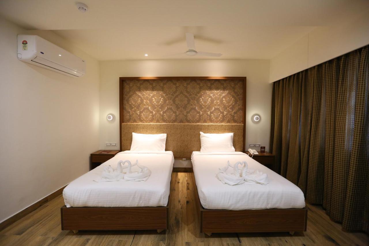 Hotel Shubham Palace ไฮเดอราบัด ภายนอก รูปภาพ