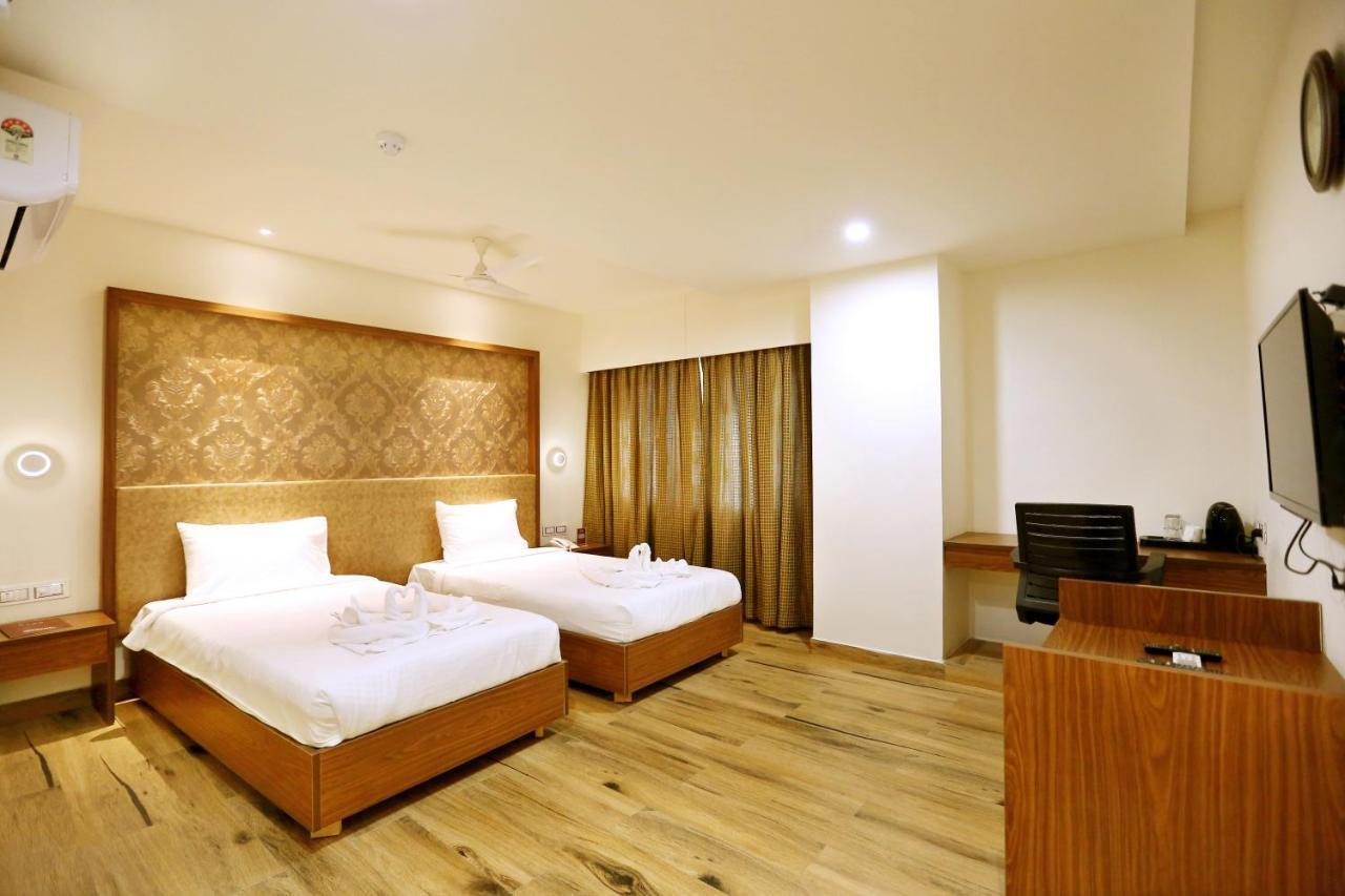 Hotel Shubham Palace ไฮเดอราบัด ภายนอก รูปภาพ