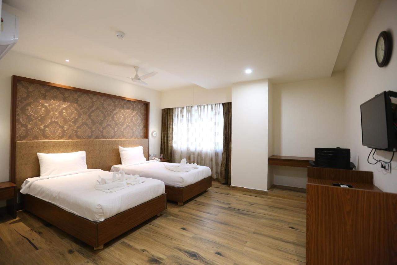 Hotel Shubham Palace ไฮเดอราบัด ภายนอก รูปภาพ