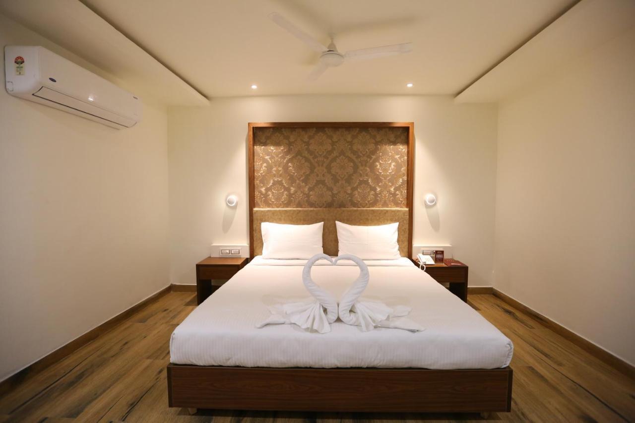 Hotel Shubham Palace ไฮเดอราบัด ภายนอก รูปภาพ