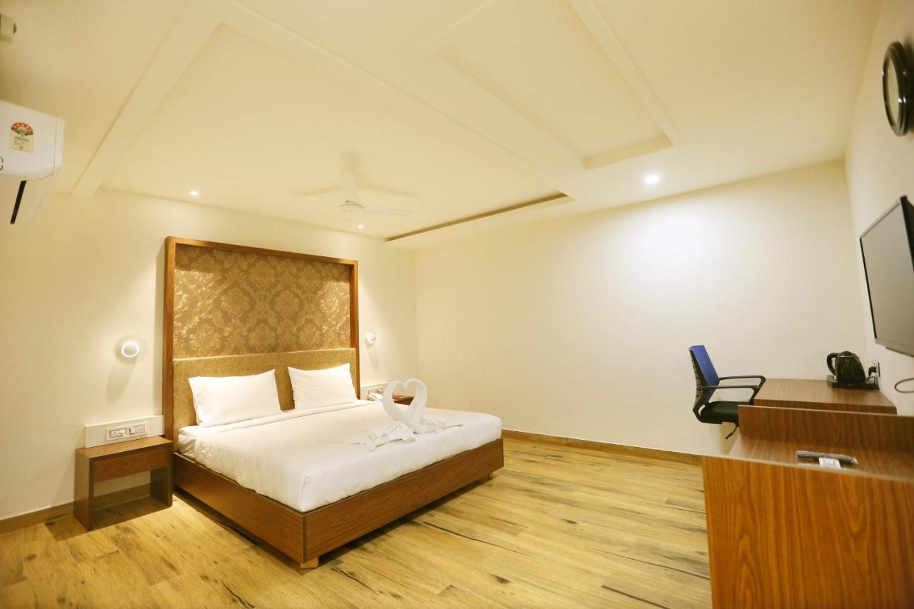 Hotel Shubham Palace ไฮเดอราบัด ภายนอก รูปภาพ