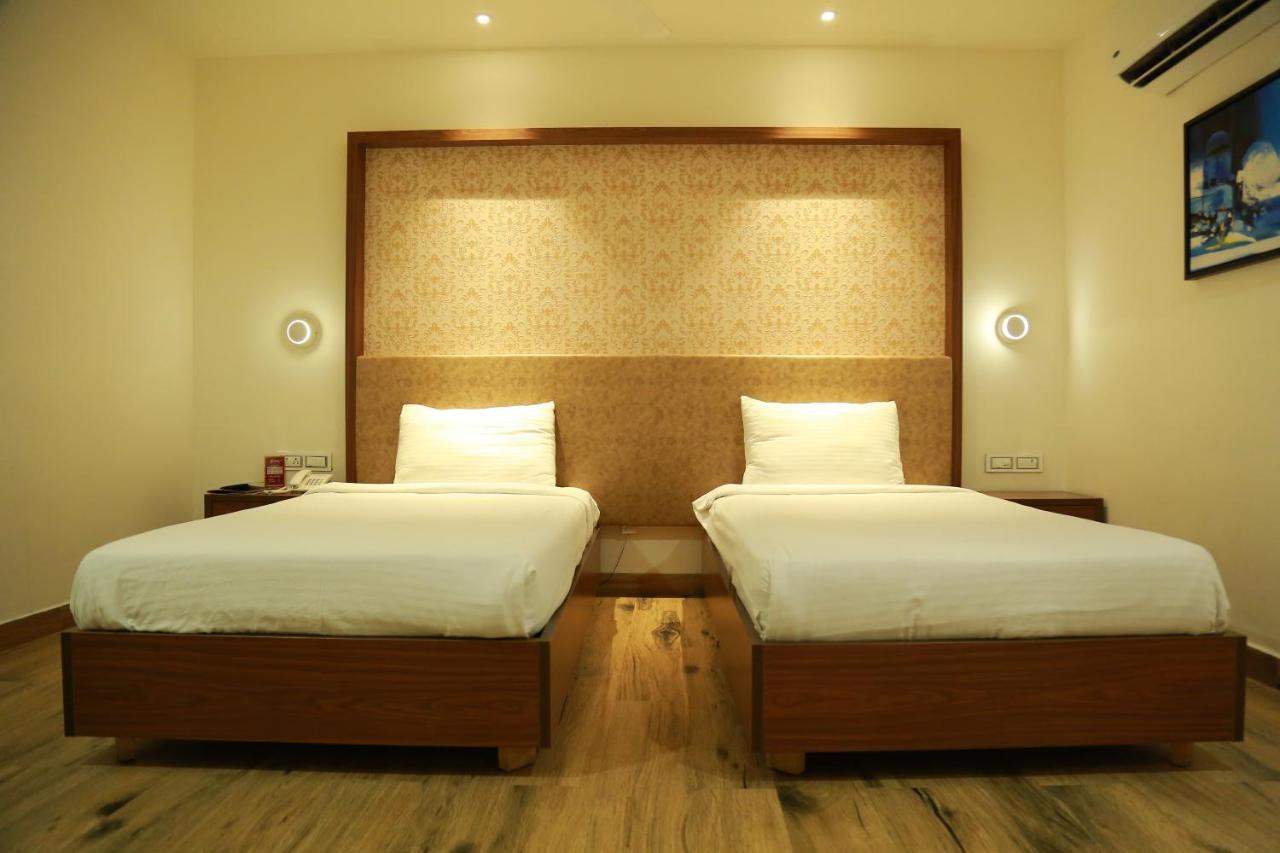 Hotel Shubham Palace ไฮเดอราบัด ภายนอก รูปภาพ