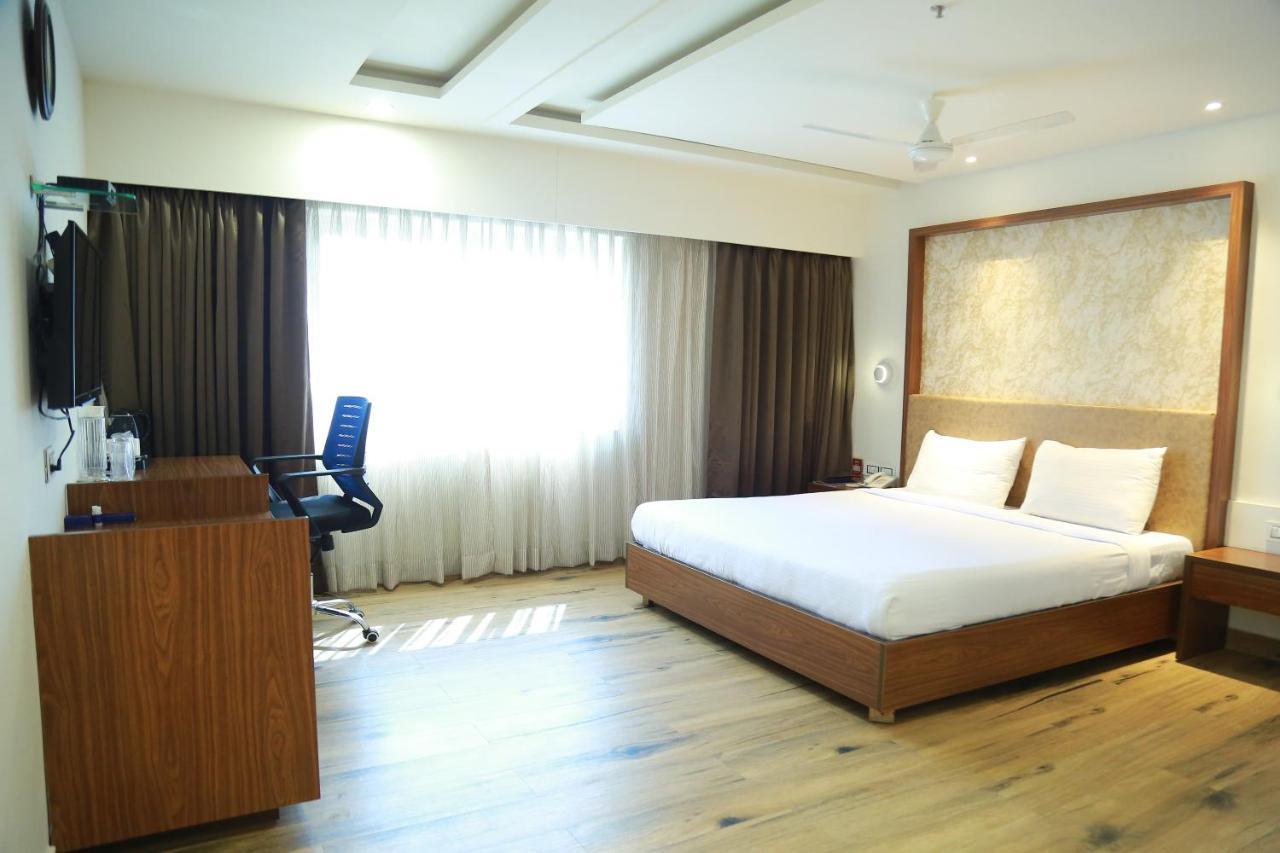 Hotel Shubham Palace ไฮเดอราบัด ภายนอก รูปภาพ